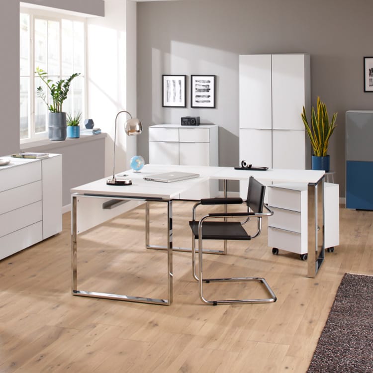 Studio Office Leader