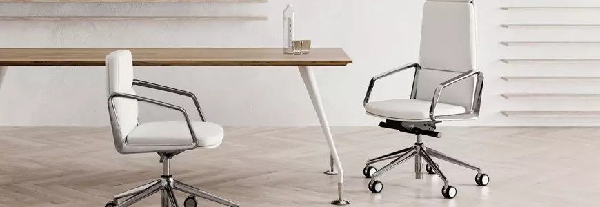 Lead executive chairs in white leather with chrome frame. Las Mobili office seating.
