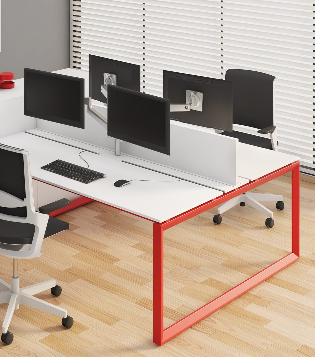 Studio Office Cubiko Series: λευκά γραφεία με κόκκινους σκελετούς, οθόνες και καρέκλες γραφείου.