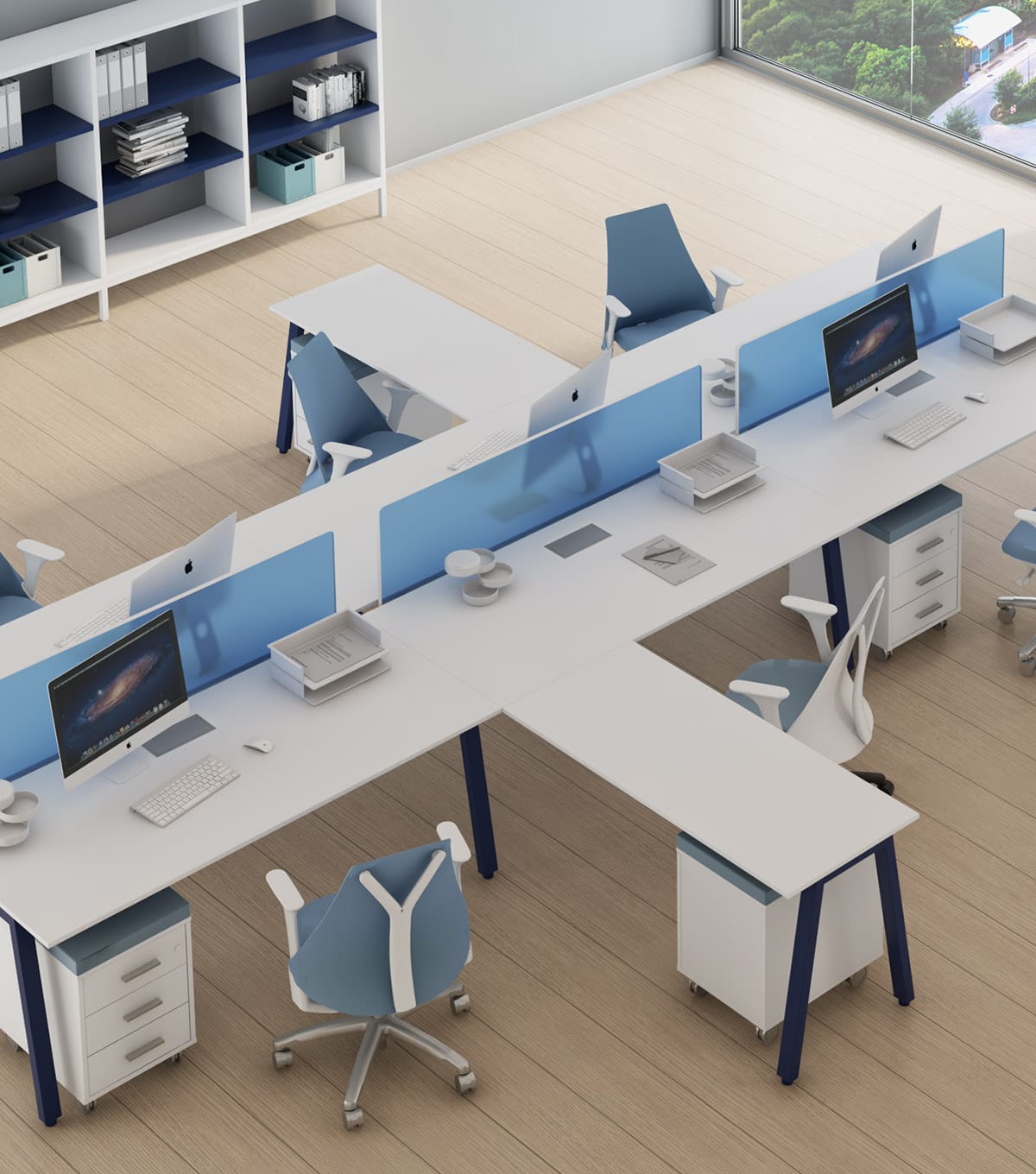 Σειρά Lamda της Studio Office: σύγχρονος χώρος γραφείου με λευκά γραφεία, μπλε καρέκλες και μπλε διαχωριστικά.