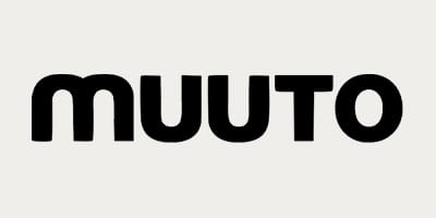 Λογότυπο Muuto. Έντονα γράμματα χωρίς πατούρες του σκανδιναβικού οίκου σχεδιασμού.