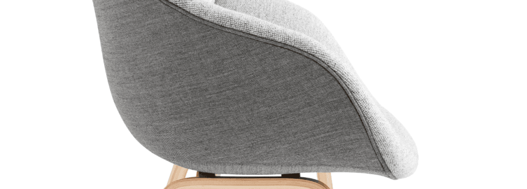Καρέκλα AAC 123 Soft Duo με γκρι ύφασμα και βάση από ανοιχτόχρωμη δρυ. Μοντέρνος σχεδιασμός.
