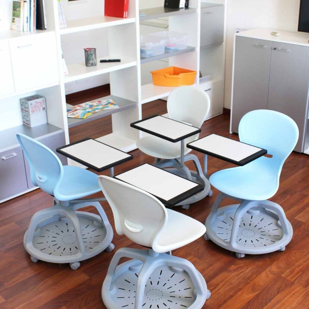 News 3.0 Swivel Tablet Chair